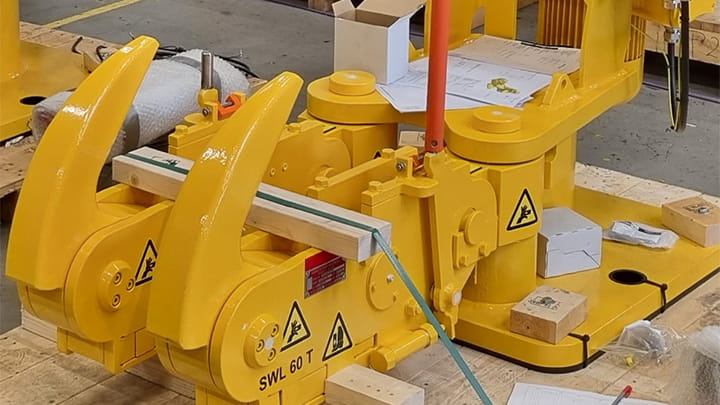 Quick-Release-Mooring-Hooks-for-Singapore