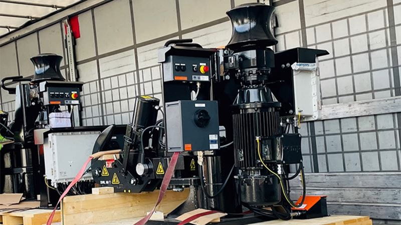 Speare-hook-units-for-France