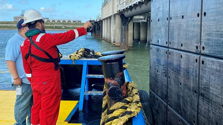 Expert-evaluation-and-inspection-of-marine-fenders