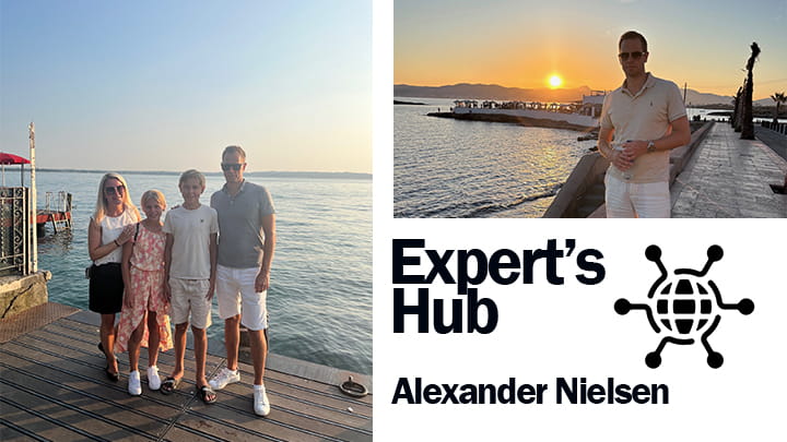 Expert’s Hub featuring Alexander Nielsen, with seaside photos at sunset.
