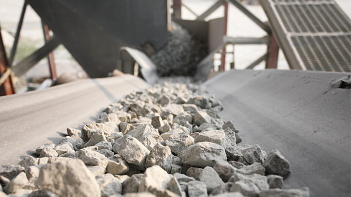 Anti-abrasive conveyor belt