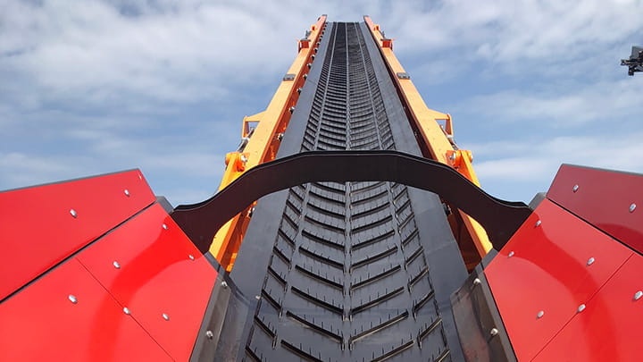 Chevron conveyor belt