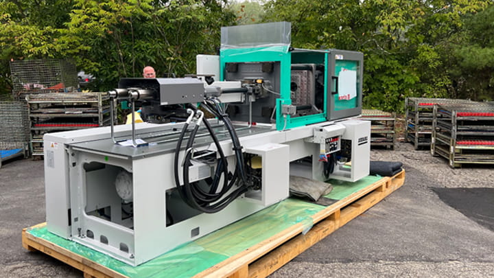 Arburg plastic molding machine