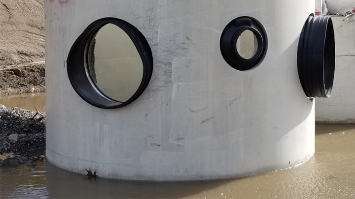 Concrete manholes with connectors