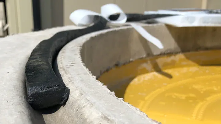 Detailed view of Trelleborg C-56 in the groove - installation