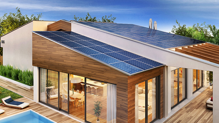 Casa con paneles solares