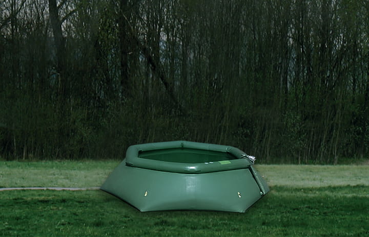 Flexible tank in a field
