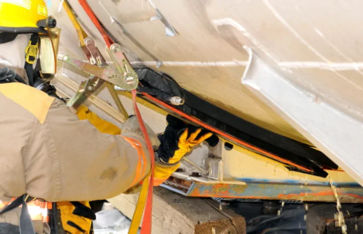 Large leak sealing bags