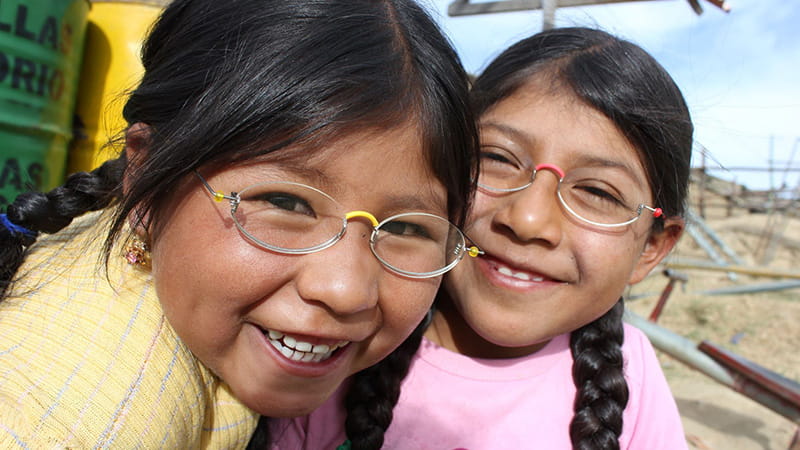 Trelleborg-Sealing-Solutions_SmilingFaces_EinDollarBrille_800x450px